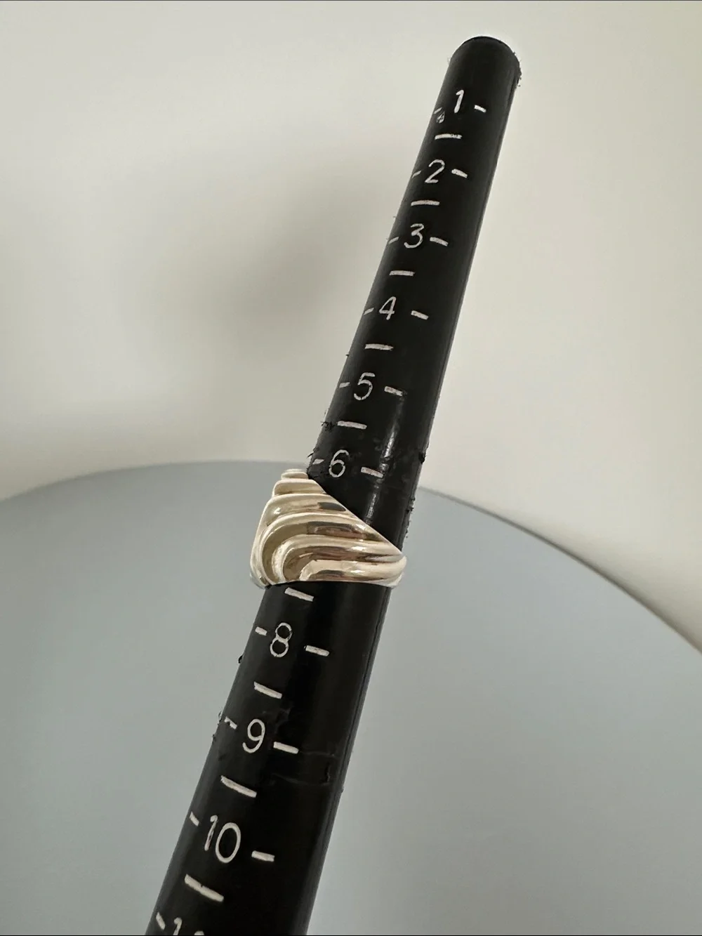 925 BOMA Sterling Silver Ribbed Dome Ring - White mother of Pearl Size 7